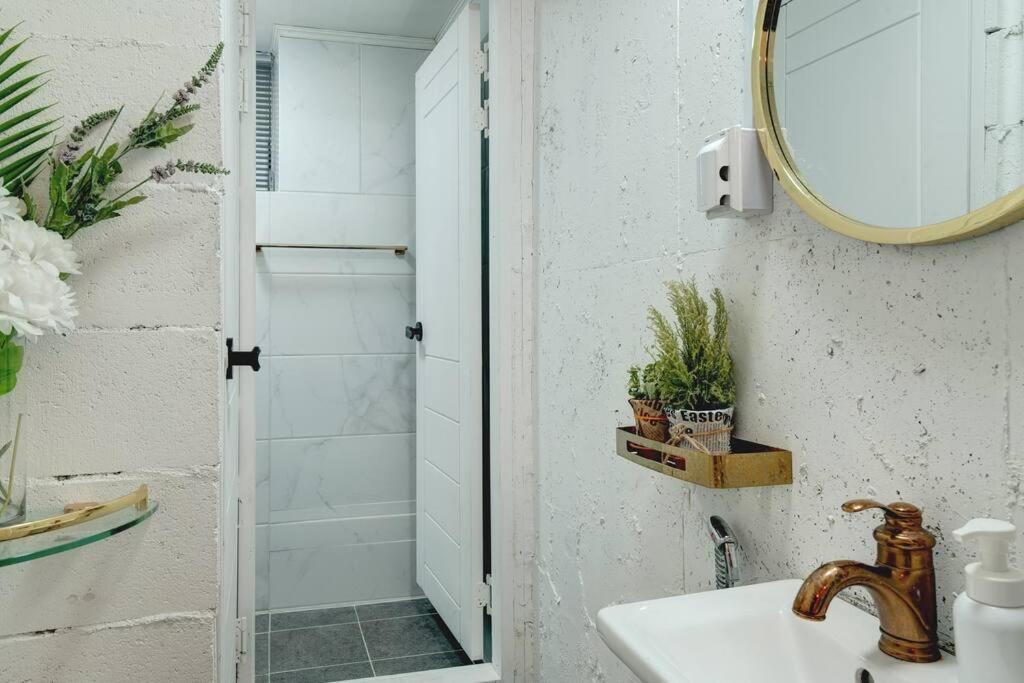 Hongdae 4bed House Apartment *