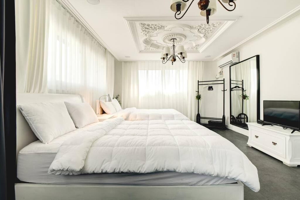 Hongdae 4bed House Apartment *